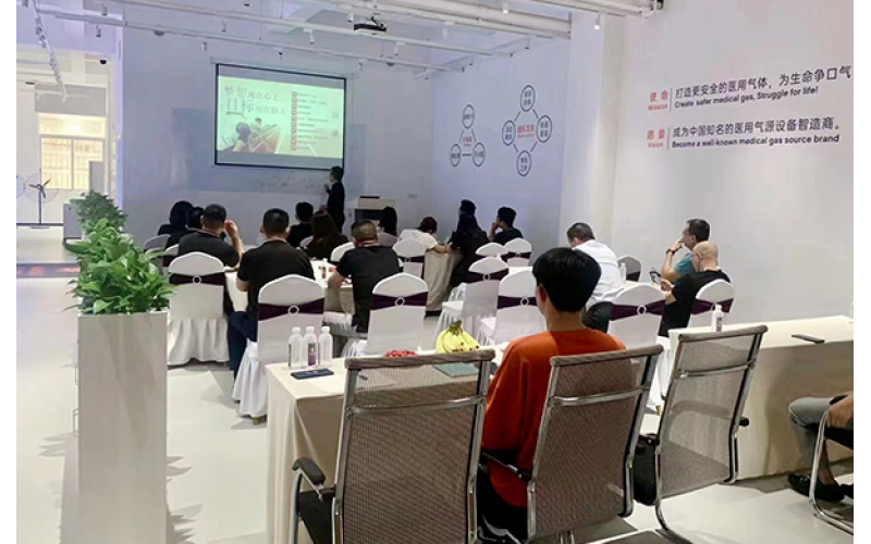 好凱德集團“金牌銷售十大秘訣”培訓課程開課啦！主講人是？